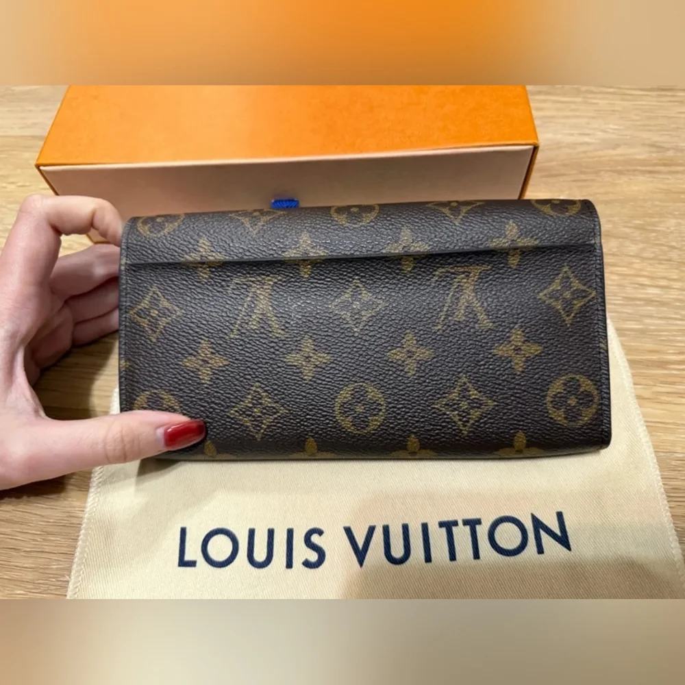 Louis Vuitton Monogram Canvas Red Interior Women’s Wallet